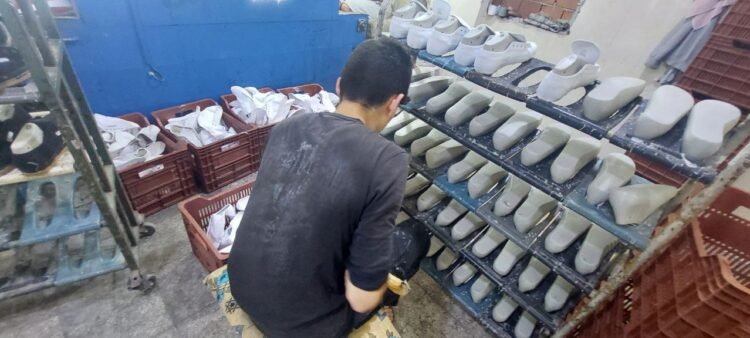 ‘Suriyeliler’: Yoksulluğun hem aynası hem perdesi